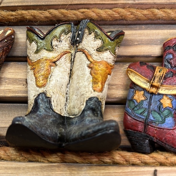 Western Rustic Cowboy Boots Hanger Wooden Entranceway Coat/Key Rack - Picture 5 of 11